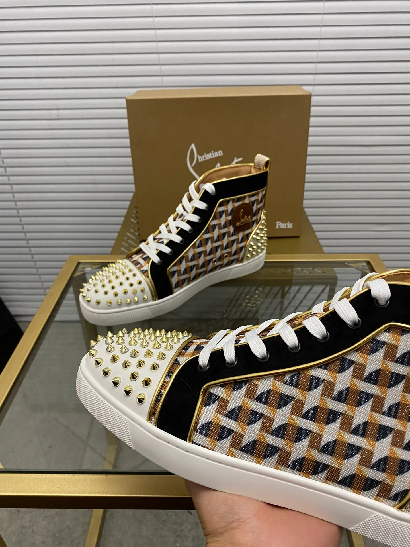 (Customized model) Ex-factory price is 540. christian louboutin (CL red sole shoes) counter series, casual sneakers for couples 📢 📢 📢 Exclusive hot style release 🎈🎈💪 Movable latex feet 👻 Finished outsole line [Proud] 😝Female 35-40# Male 38#-46, global supply😝 [Top version]: Original imported genuine leather upper, top original leather lining, original molded TPU outsole, original 1:1 detail processing, original shoe last,